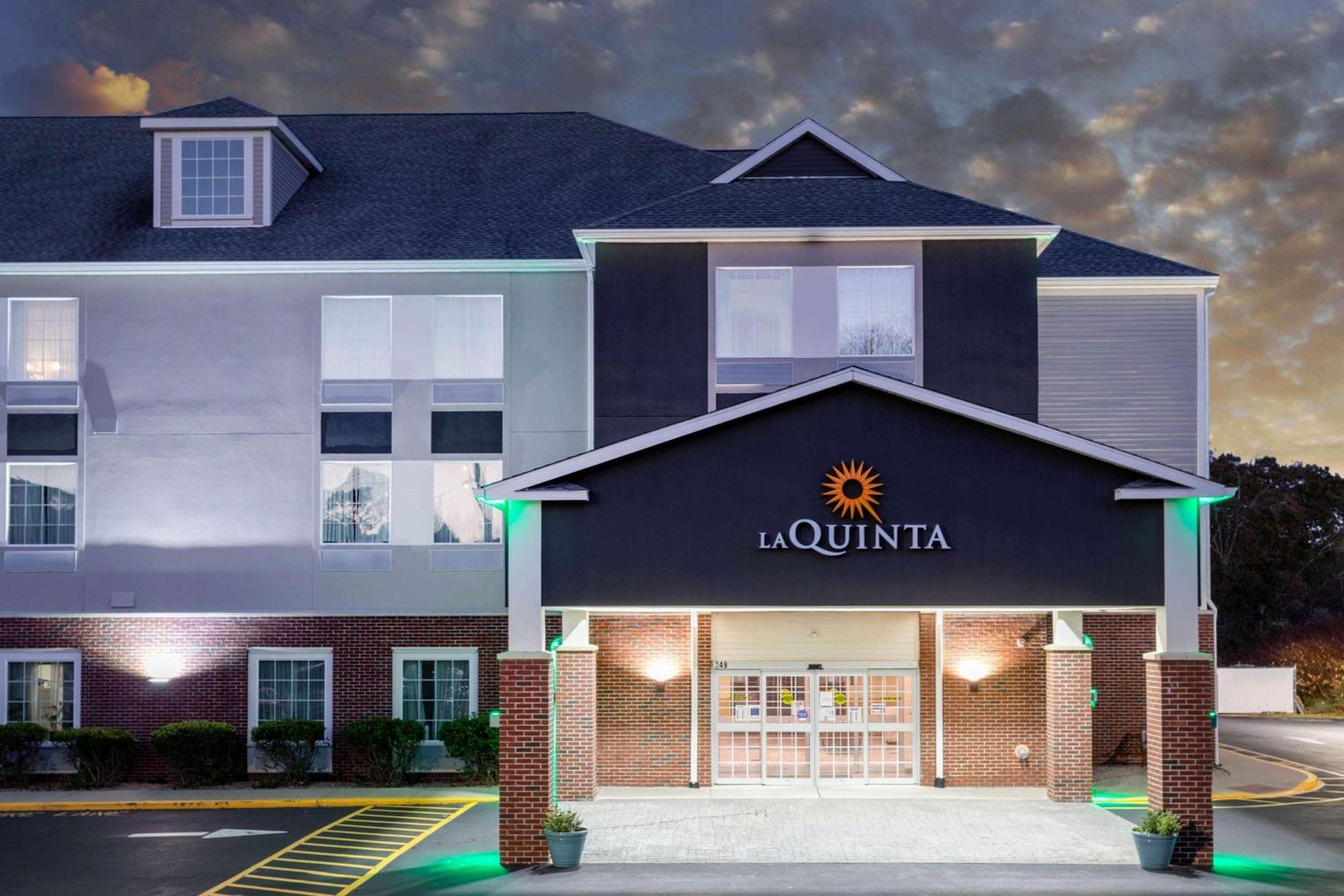 Отель La Quinta By Wyndham Stonington-Mystic Area Pawcatuck Экстерьер фото